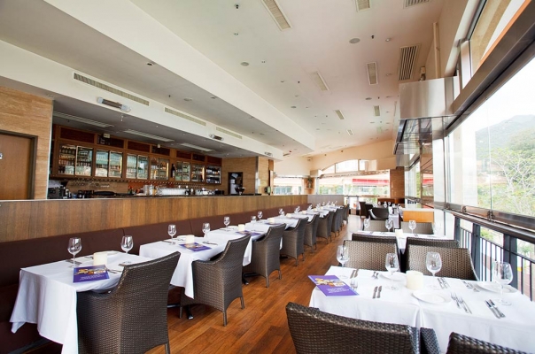 Upper Level Dining